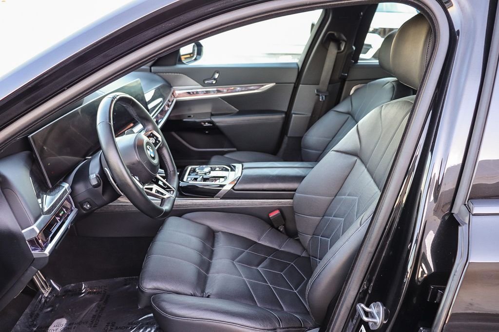 Used 2024 Black Sapphire Metallic BMW 740i image 21
