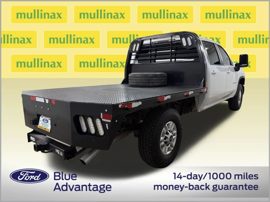 Used 2024 White Chevrolet LT image 3