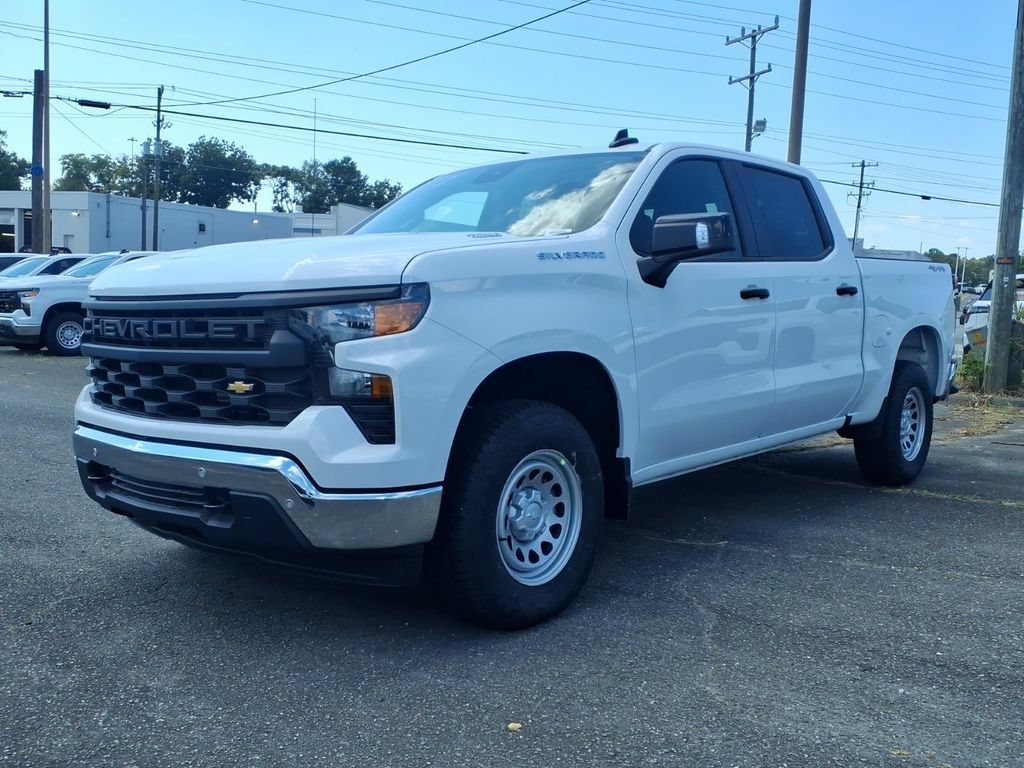 New 2026 Summit White Chevrolet WT image 3