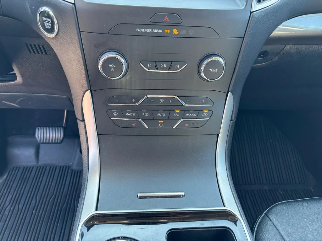 Used 2020 Red Ford SEL image 12