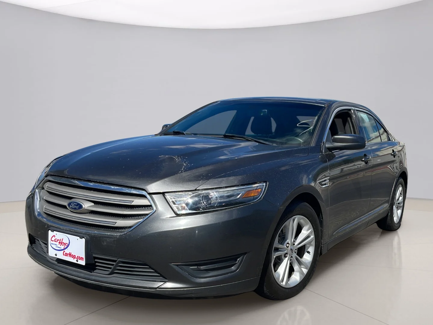 Used 2015 Gray Ford SEL image 1