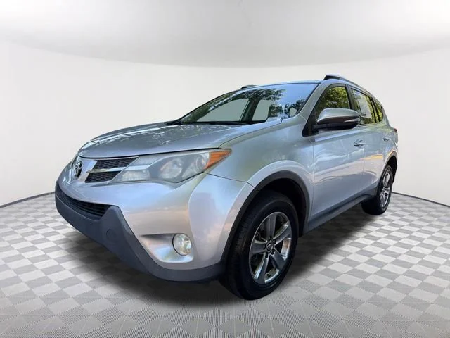 Used 2015 Silver Toyota XLE image 1
