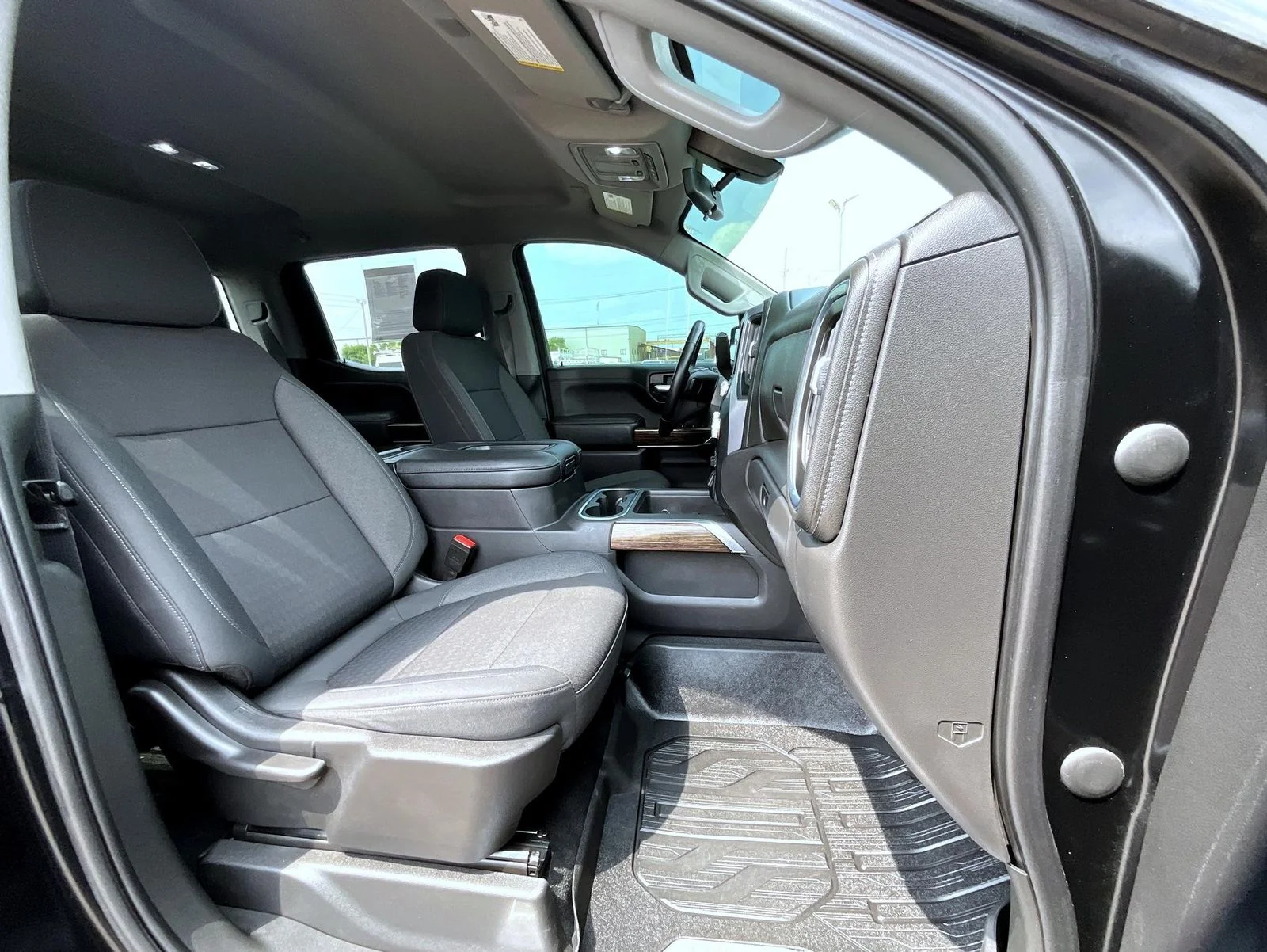Used 2021 Black GMC Elevation image 16
