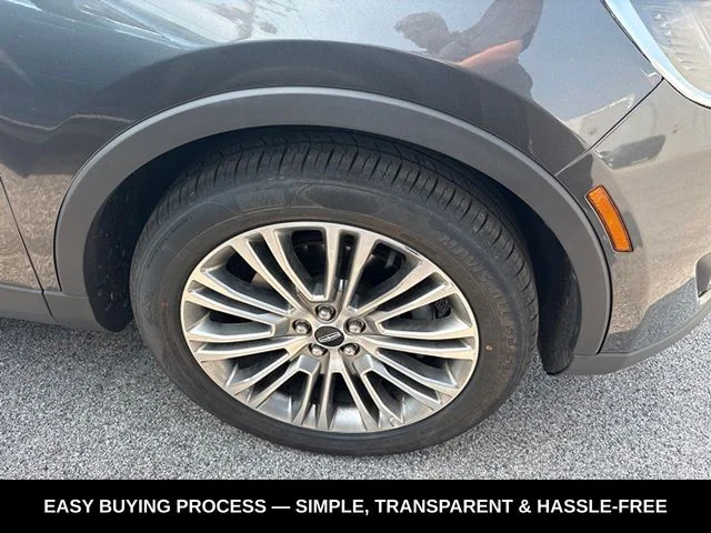 Used 2018 Gray Lincoln Reserve image 10