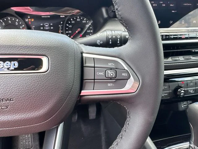 New 2026 White Jeep Latitude image 25