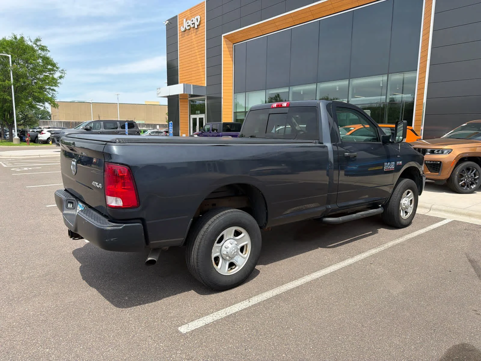 Used 2016 Maximum Steel Metallic Clearcoat Ram Tradesman image 6