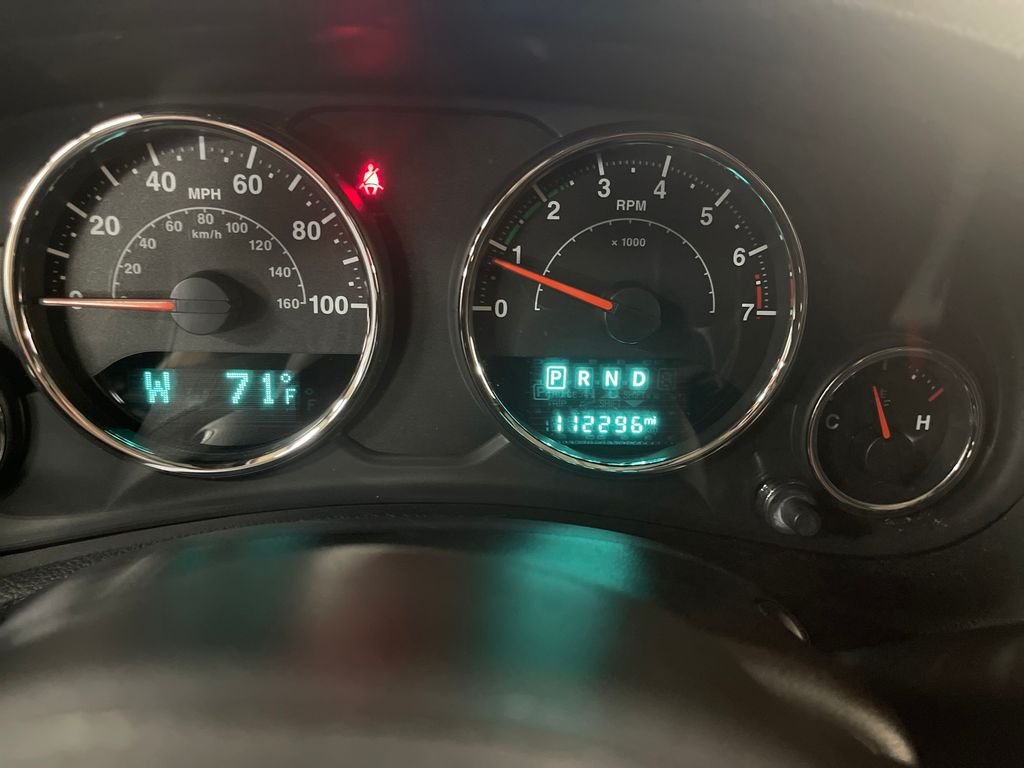 Used 2018 Gray Jeep Unlimited Sport image 22