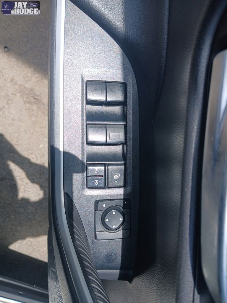 Used 2021 White Toyota XLE image 31