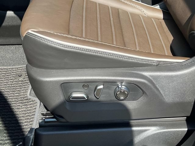 2026 GMC Yukon XL Denali Ultimate - Photo 20
