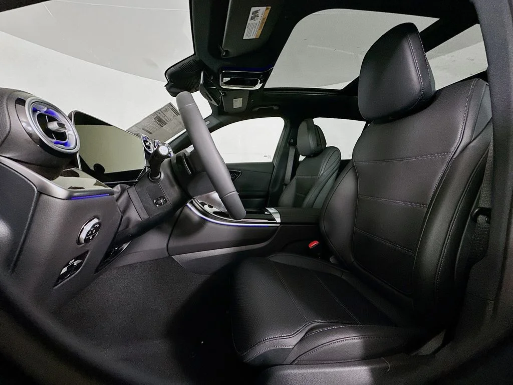 Used 2026 Black Mercedes-Benz GLC 300 image 21