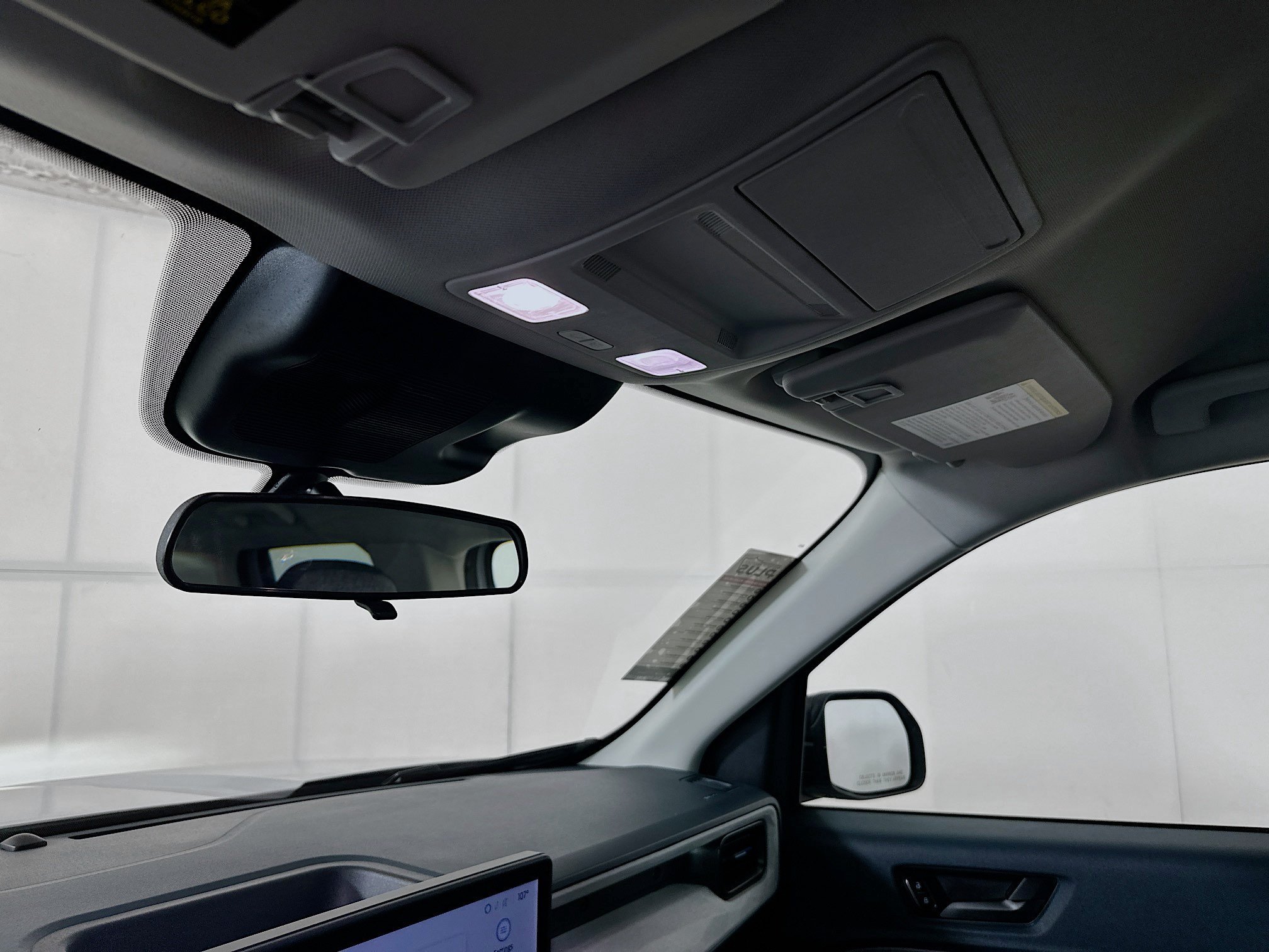 Used 2025 White Metallic Ford XLT image 18