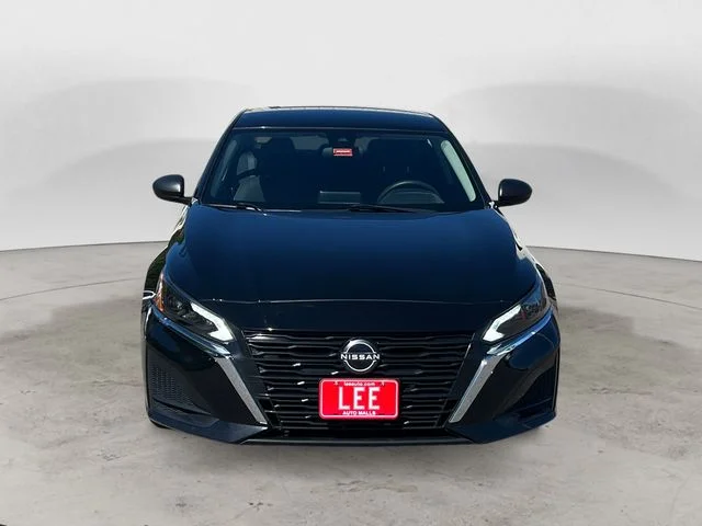 Used 2024 Super Black Nissan 2.5 SV image 8
