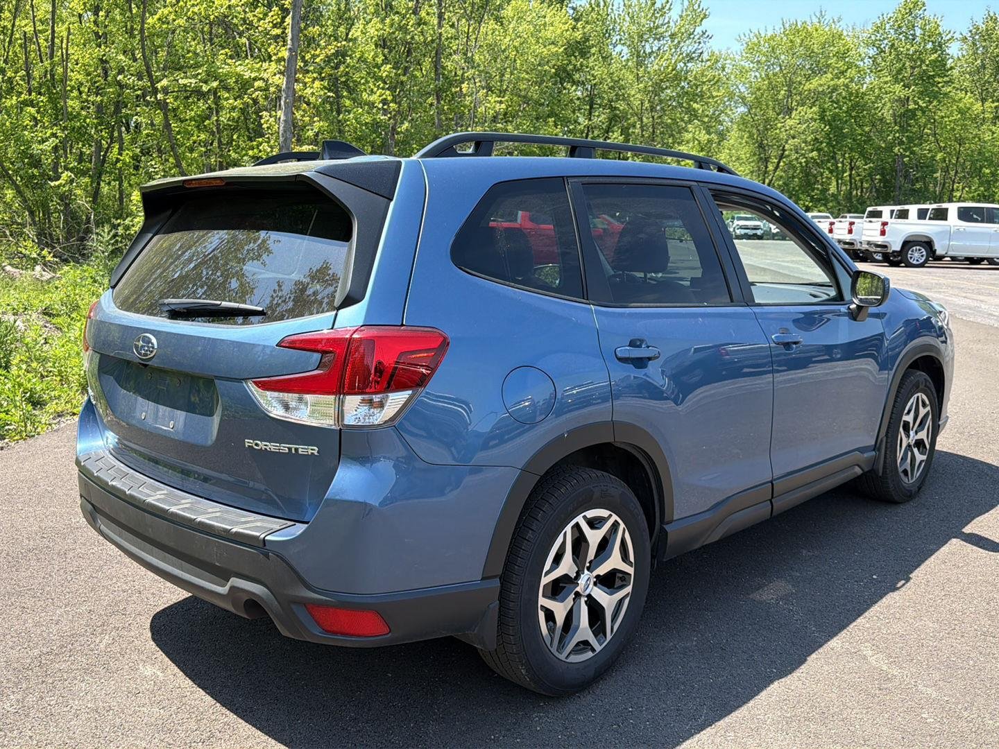 Used 2024 Horizon Blue Pearl Subaru Premium image 8