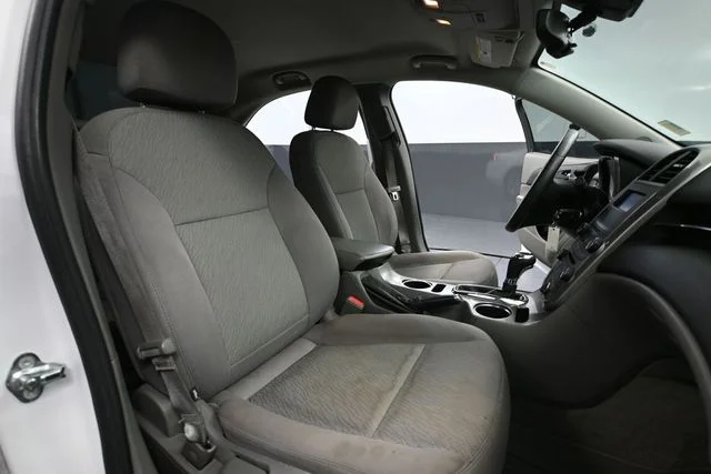 Used 2015 White Chevrolet LS image 38