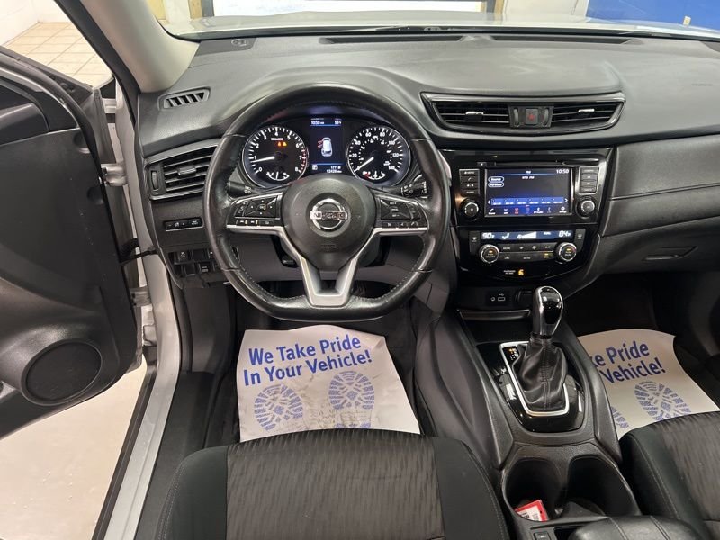 Used 2018 Silver Nissan SV image 26