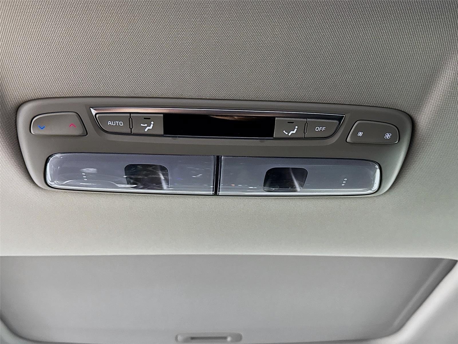 Used 2021 Everlasting Silver Kia SX image 27