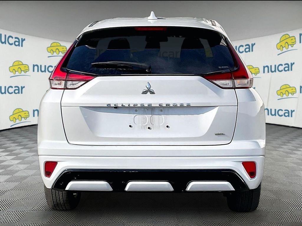 Used 2025 White Mitsubishi SE image 5