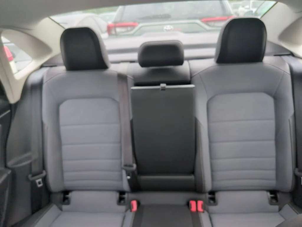 Used 2025 Gray Volkswagen 1.5T SE image 9