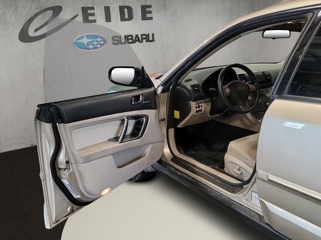 Used 2009 Harvest Gold Metallic Subaru 2.5i image 32