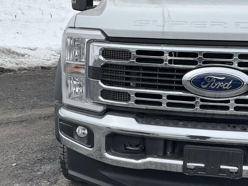 New 2026 Oxford White Ford F-450® XL image 2