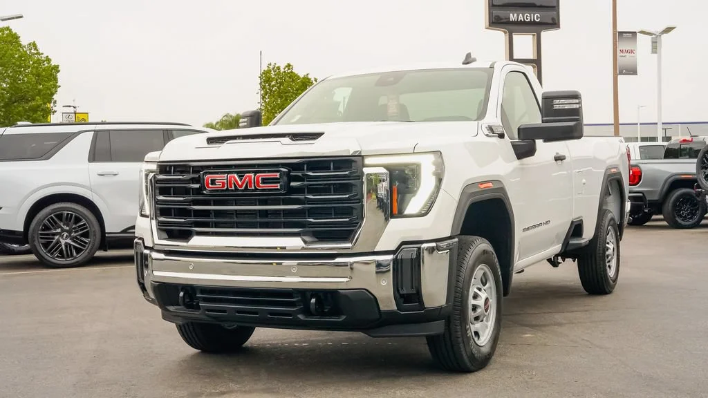 New 2026 Summit White GMC Pro image 21