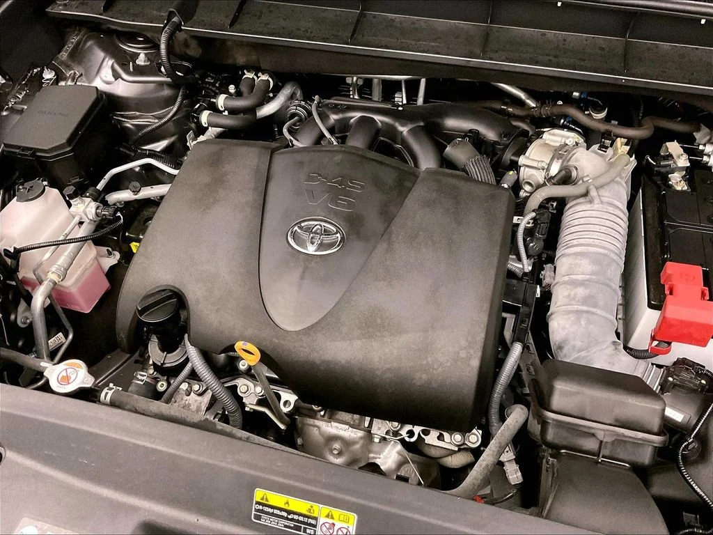 Used 2022 Gray Toyota XLE image 39