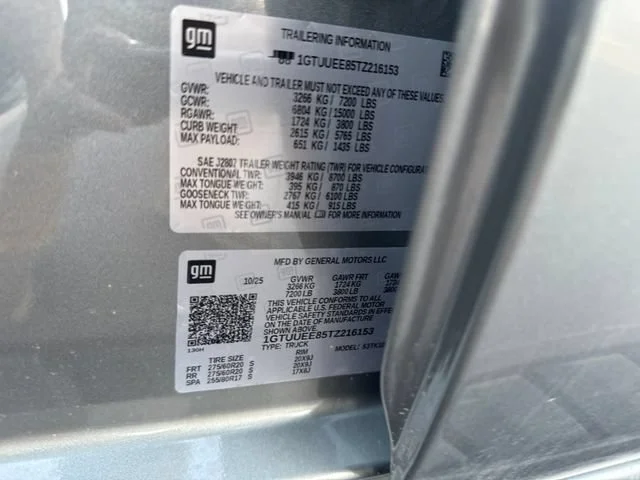 New 2026 Sterling Metallic GMC AT4 image 32