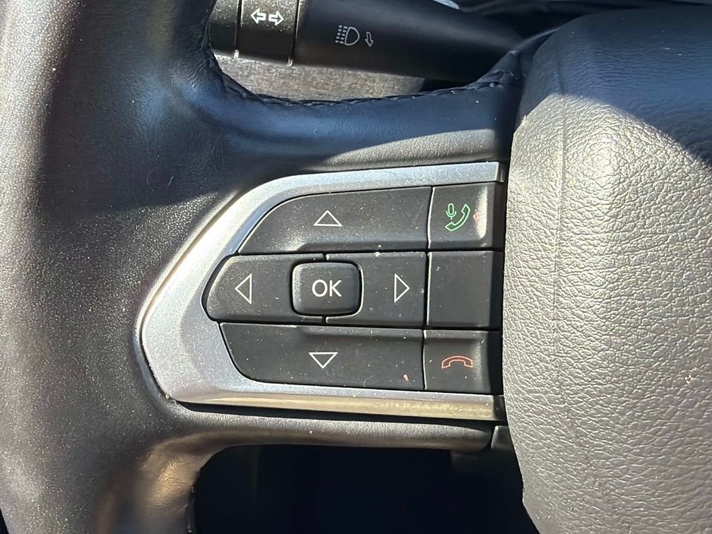 Used 2022 Black Jeep Latitude Lux image 22
