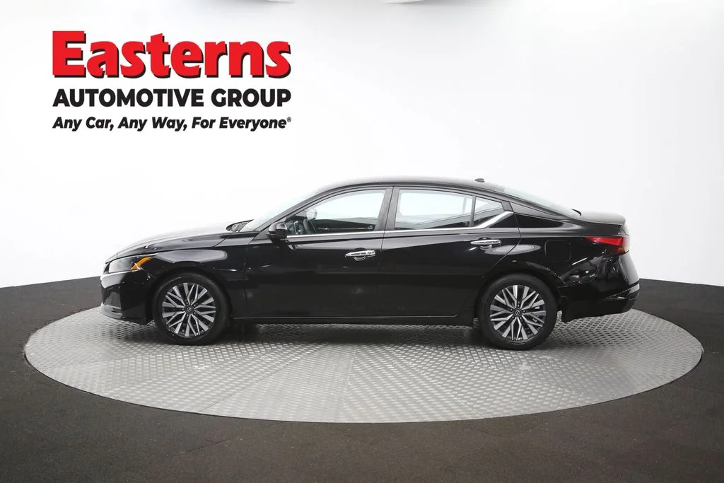 Used 2023 Black Nissan 2.5 SV image 60