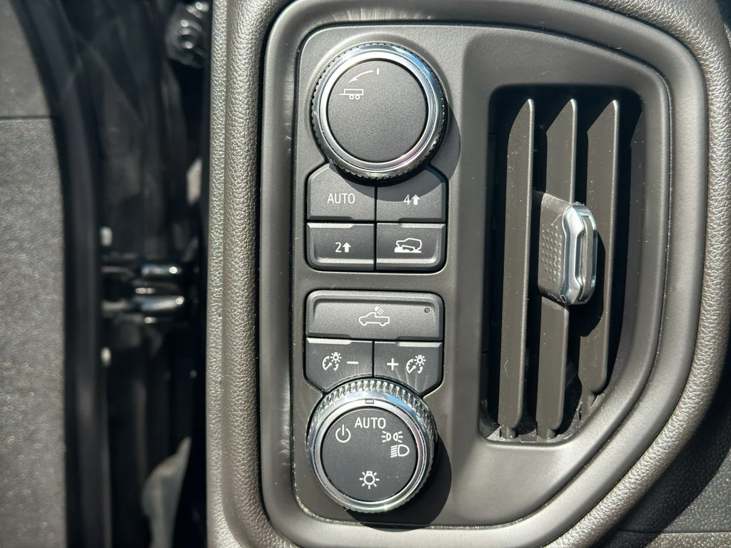 Used 2024 Onyx Black GMC Pro image 23