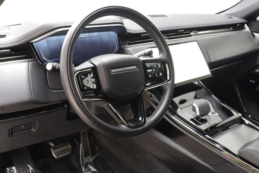Used 2025 Red Land Rover Dynamic SE image 7