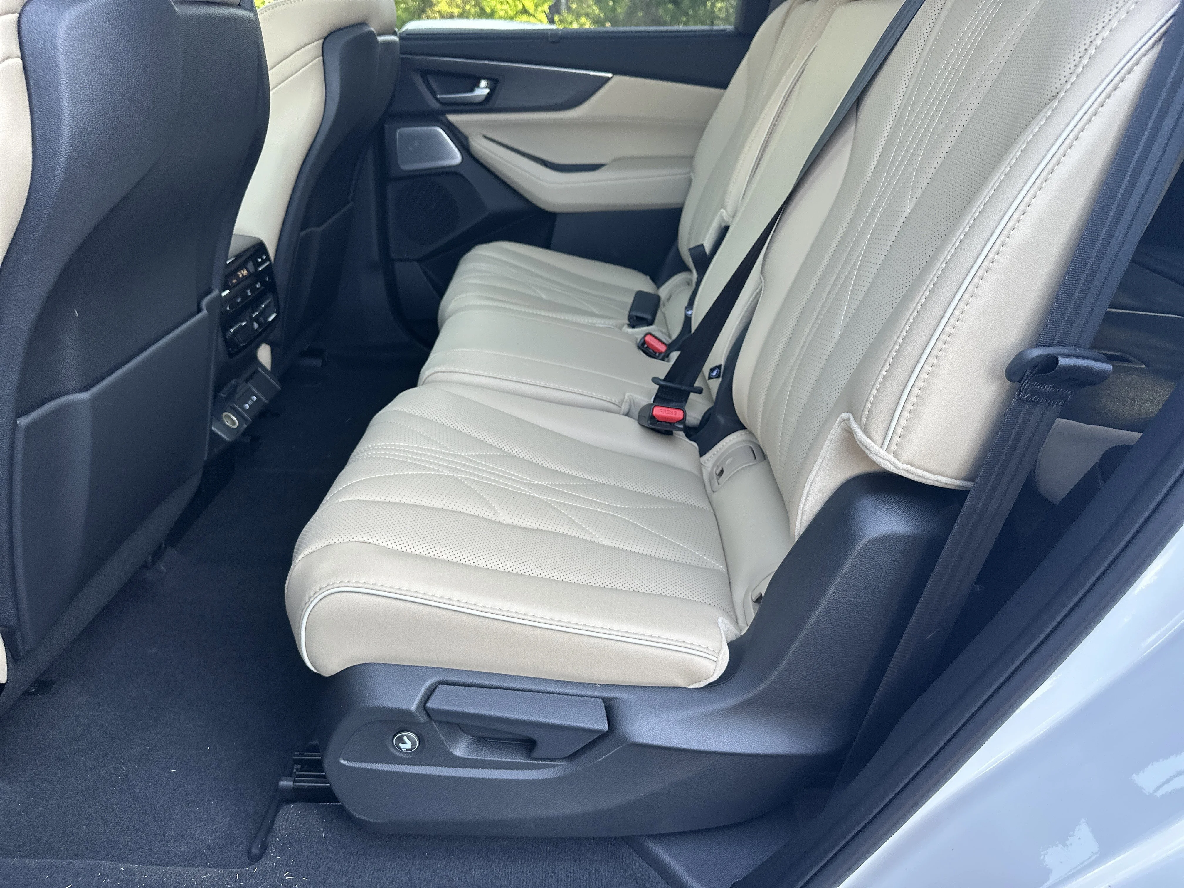 New 2026 White Acura w/Advance Package image 13