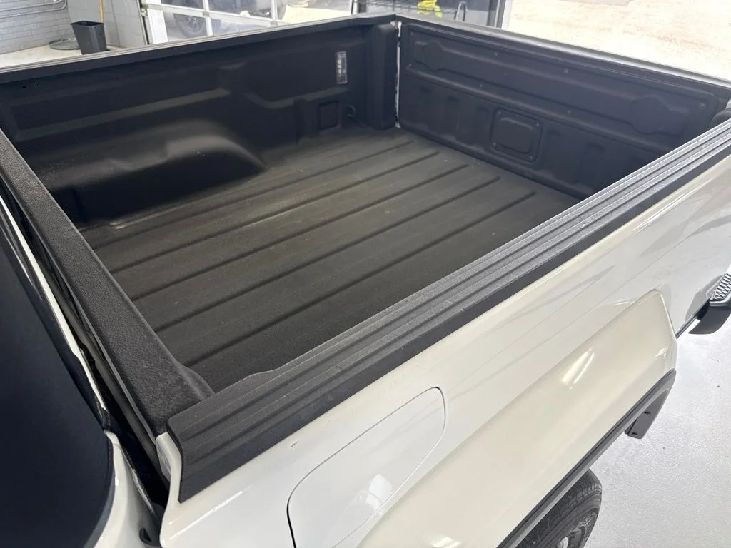 Used 2021 White Jeep Overland image 10