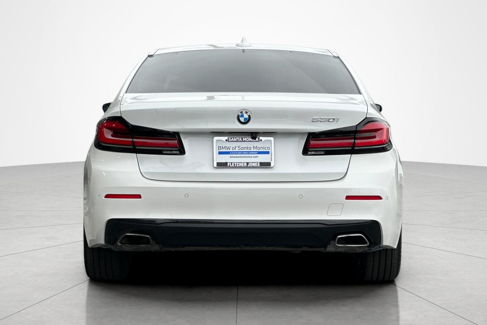 Used 2023 Mineral White Metallic BMW 530i image 4