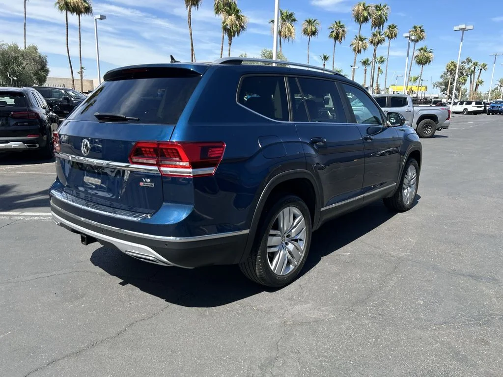 Used 2019 Blue Volkswagen SEL image 7