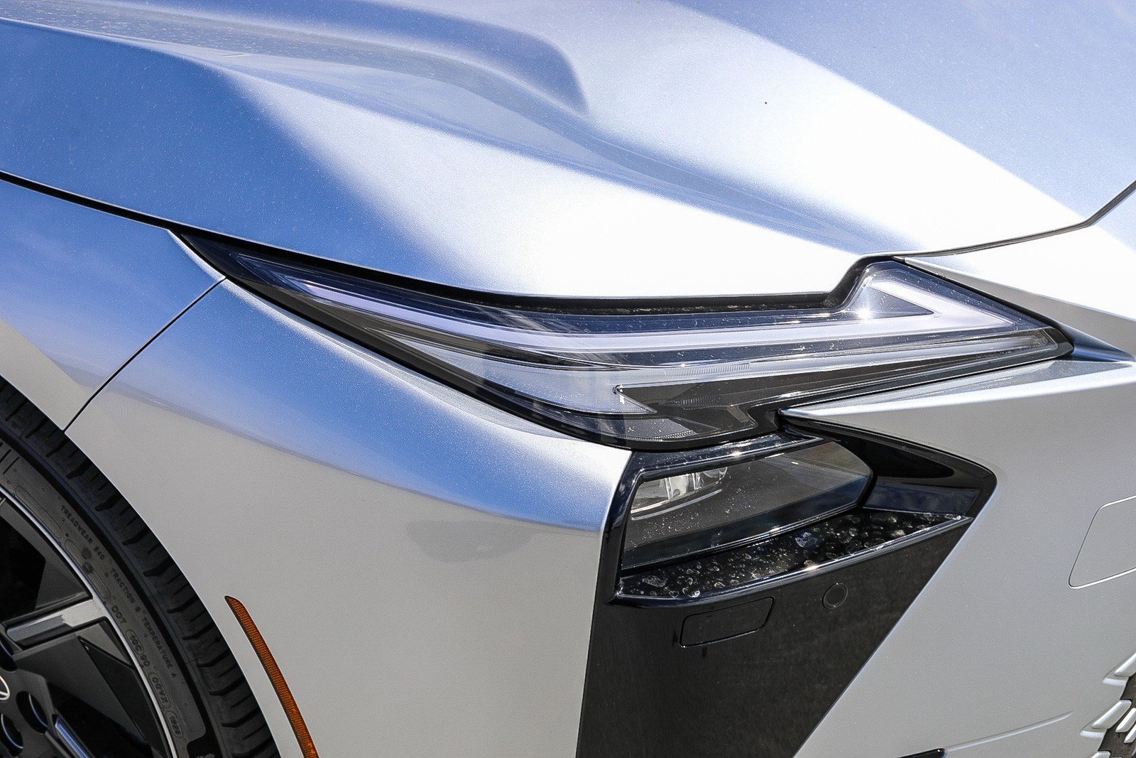 New 2026 Iridium Lexus ES 500e PREMIUM AWD image 16