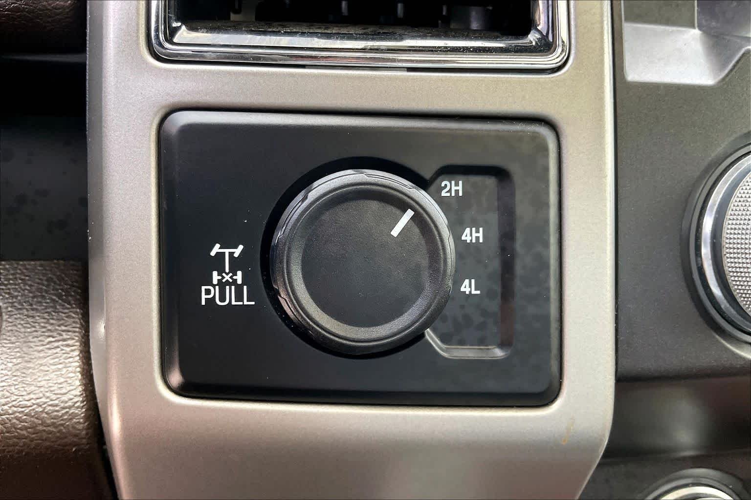 Used 2020 White Ford King Ranch image 33