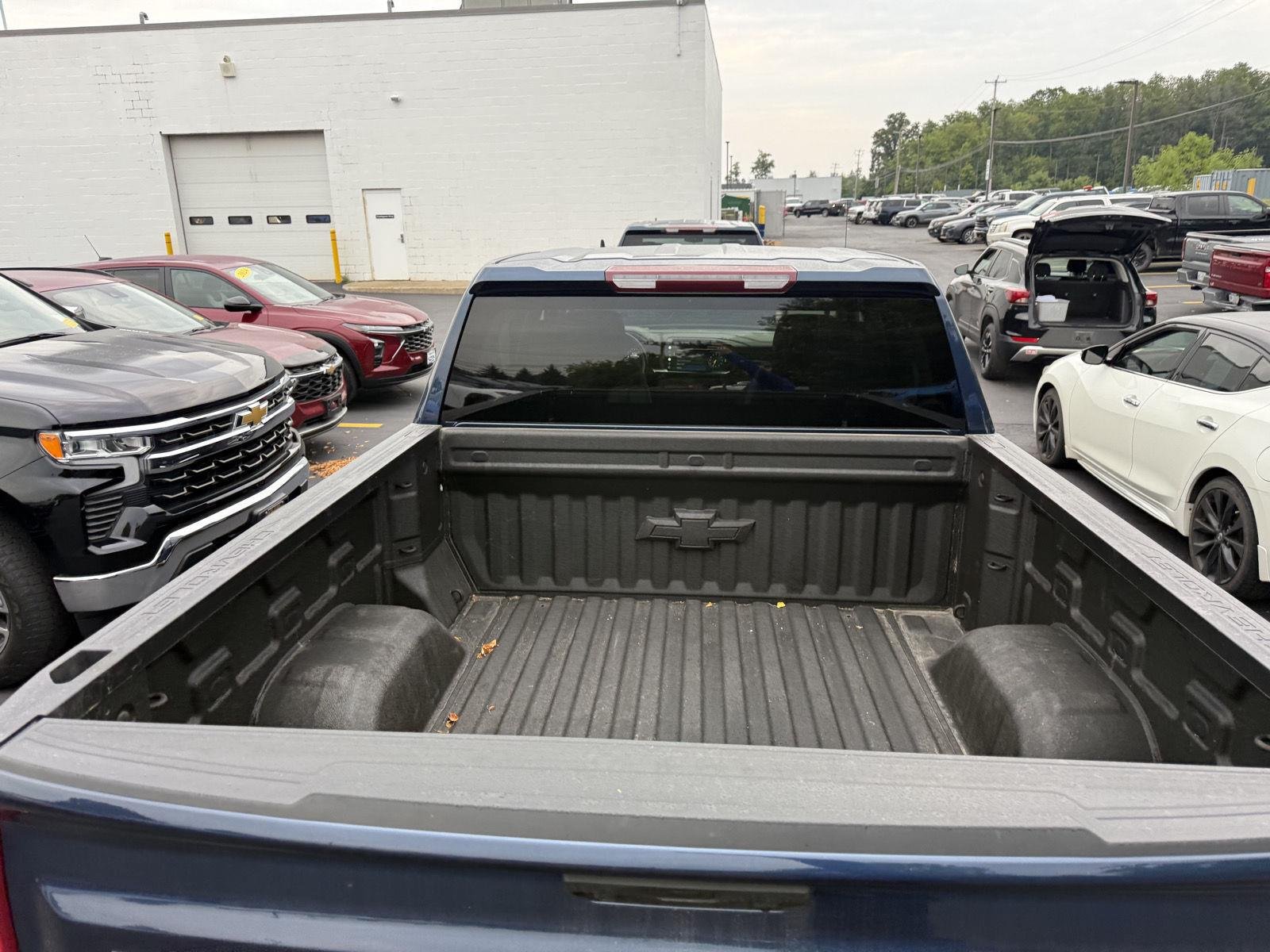 Used 2022 Northsky Blue Metallic Chevrolet LT image 10