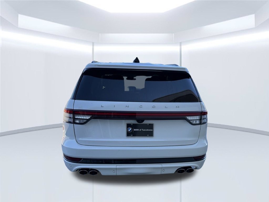 Used 2025 White Lincoln Premiere image 6