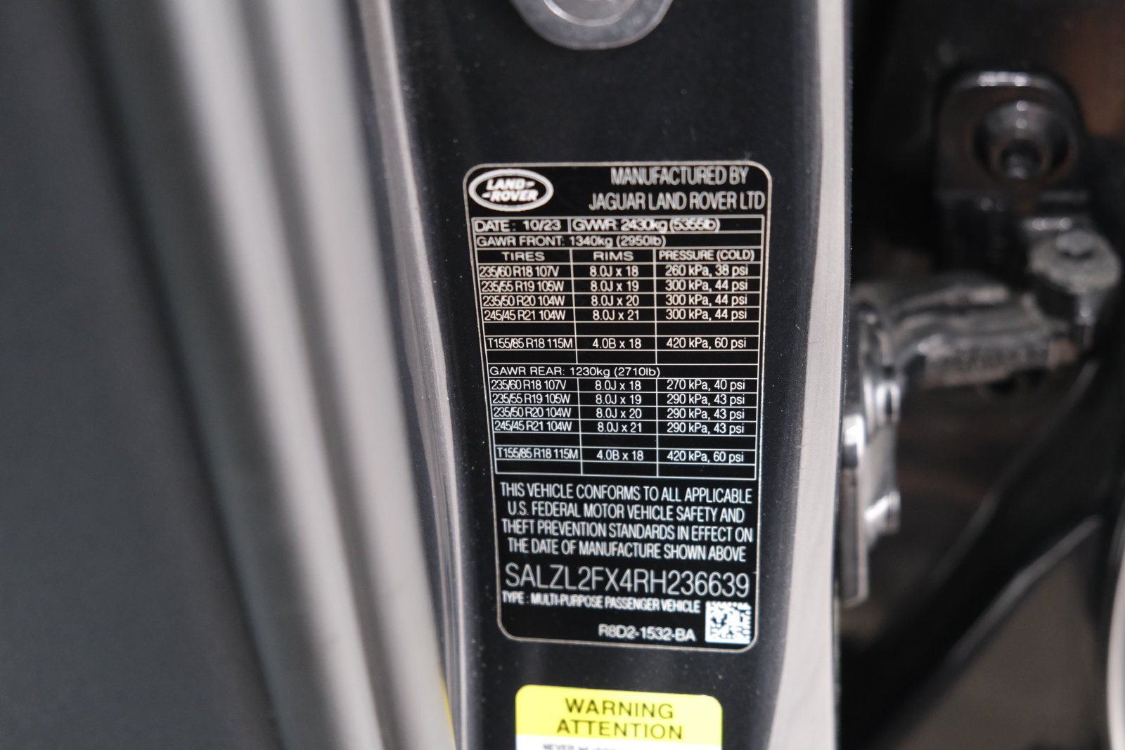 Used 2024 Carpathian Gray Premium Metallic Land Rover Dynamic image 32