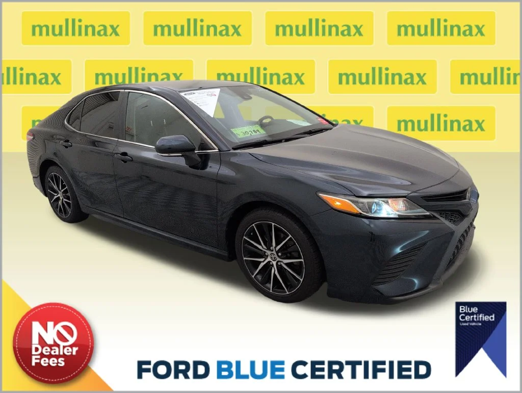 Certified Used 2020 Blue Toyota SE image 1