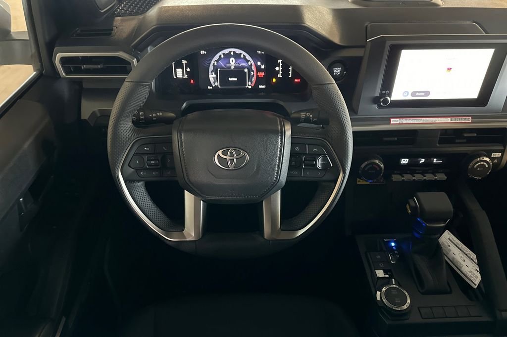 2025 Toyota Tacoma SR5 - Photo 11