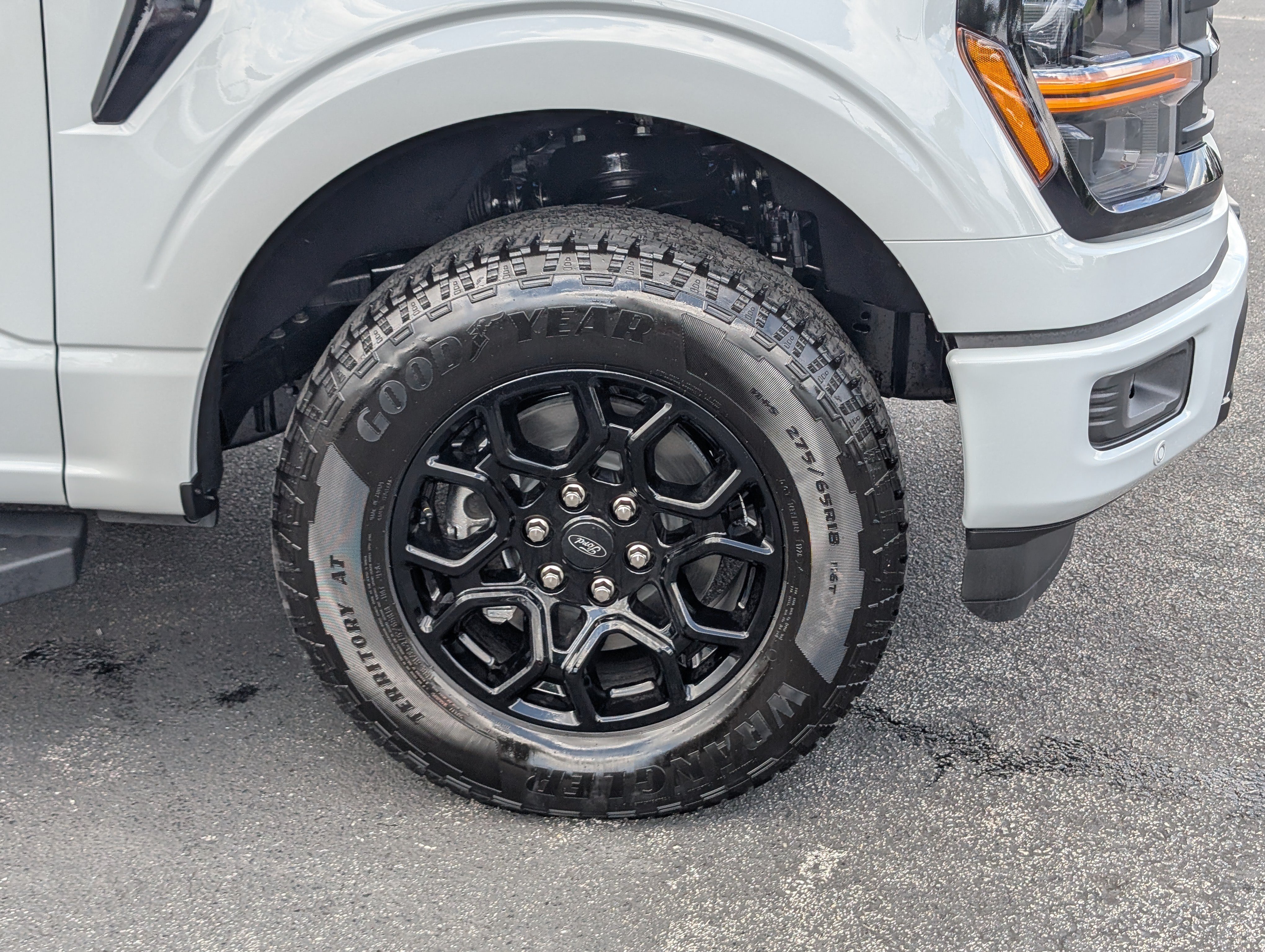 New 2026 Avalanche Ford XLT image 7