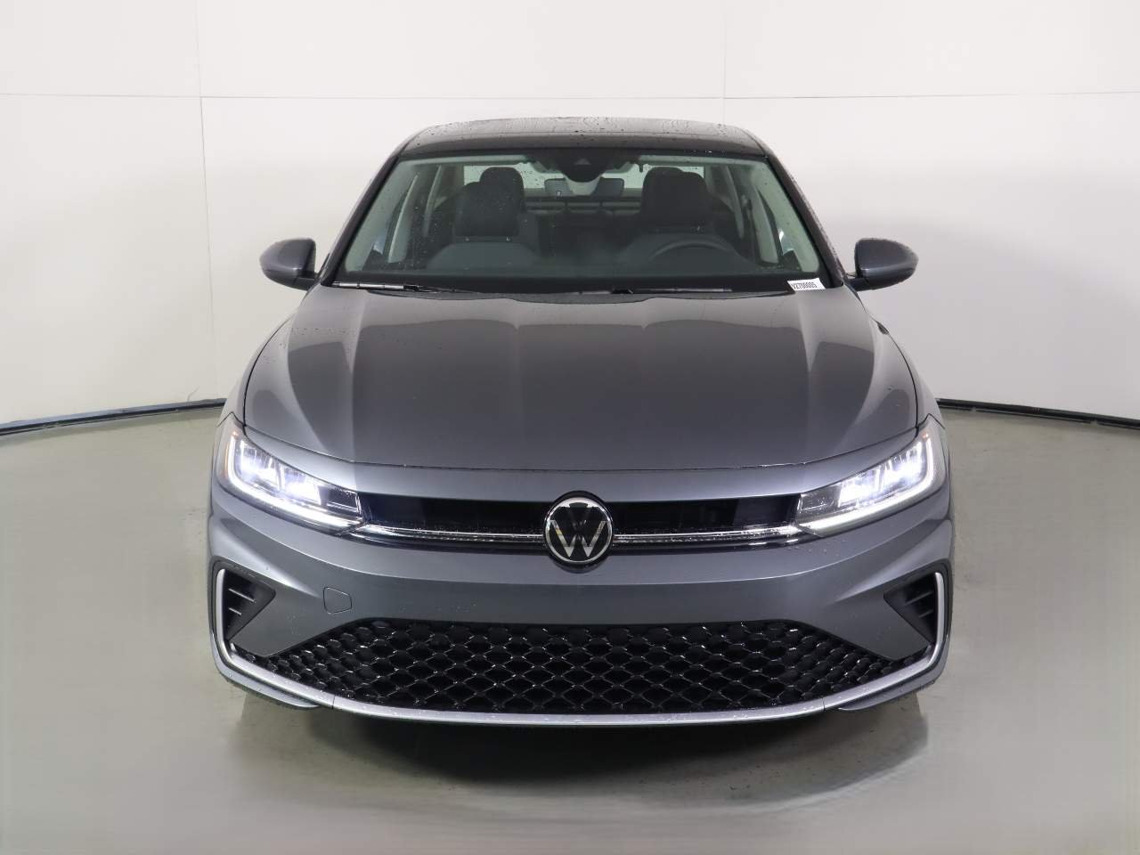 New 2027 Platinum Gray Metallic Volkswagen SE image 4