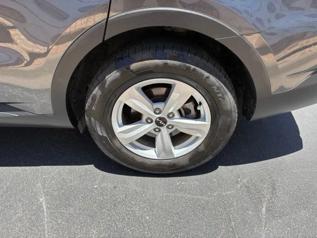 Used 2022 Gravity Gray Kia LX image 18