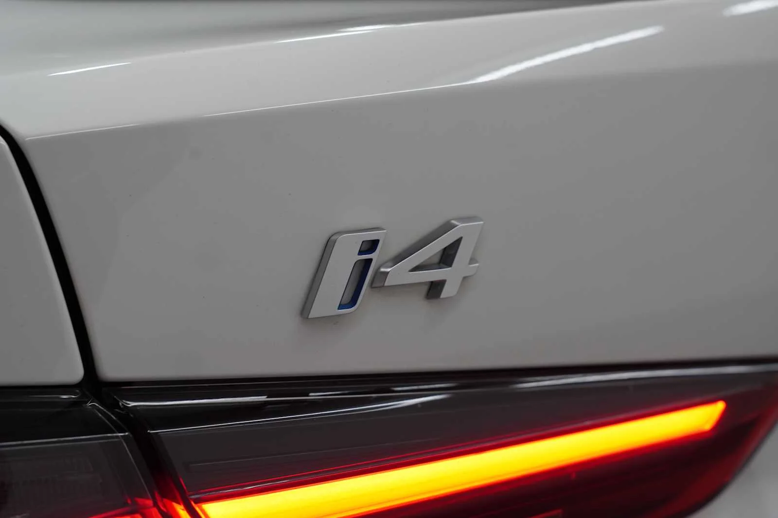 Certified Used 2024 Alpine White BMW eDrive35 image 9
