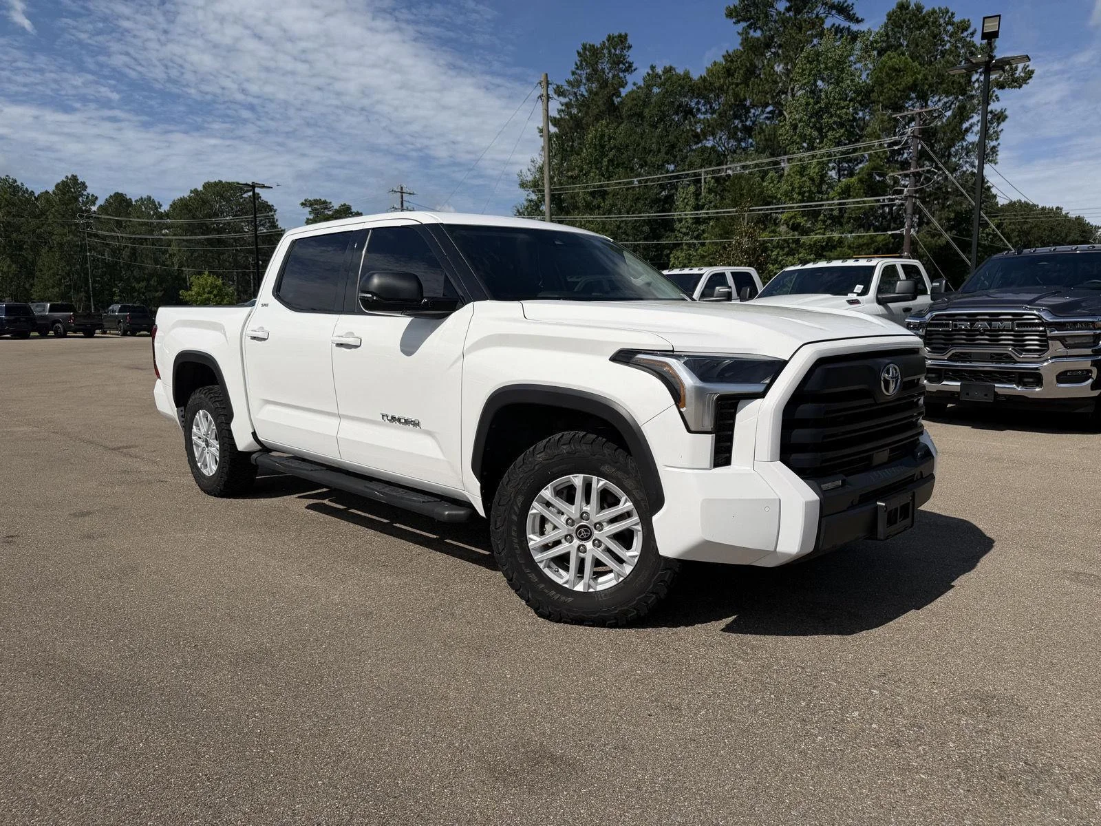 Used 2023 Ice Cap Toyota SR5 image 3