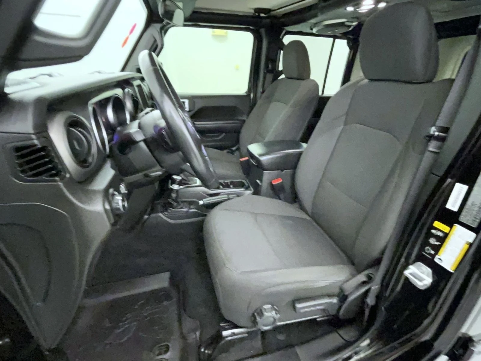 Used 2023 Black Jeep Sport S image 10