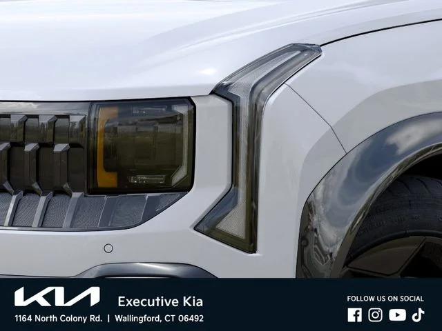 New 2027 White Kia X-Line S image 10