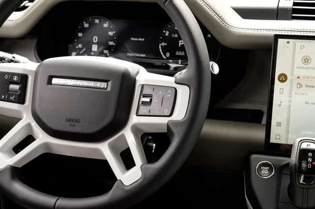 New 2026 Fuji White Land Rover S image 25